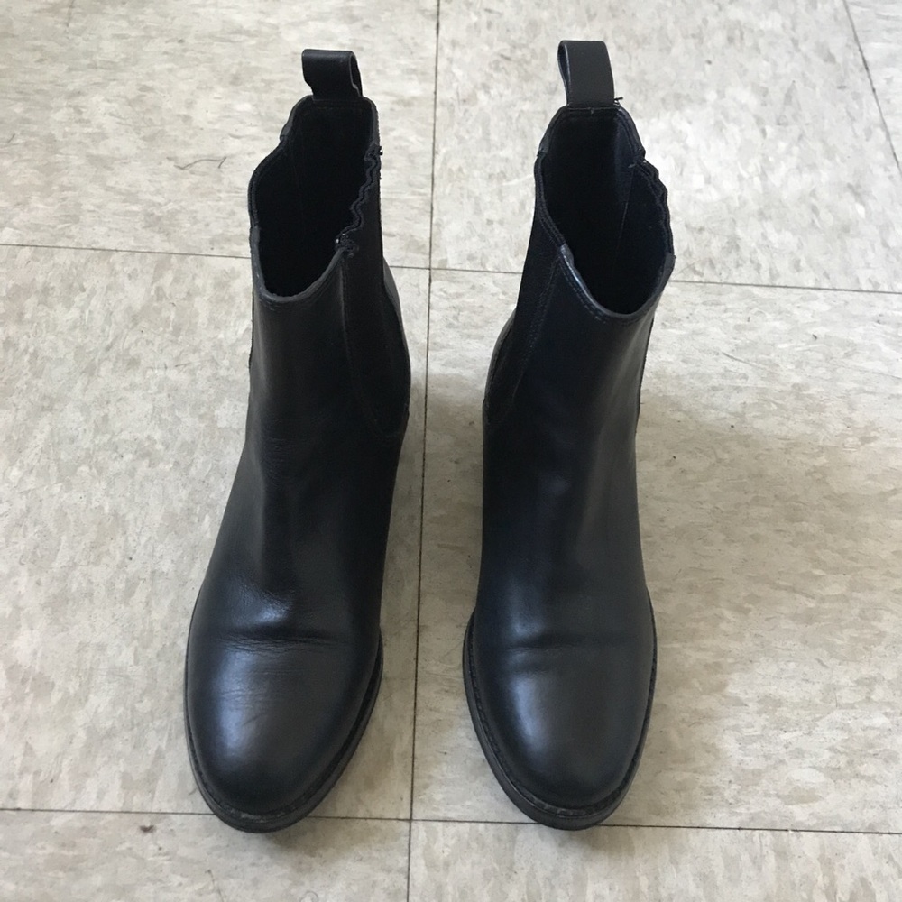 Chelsea boots